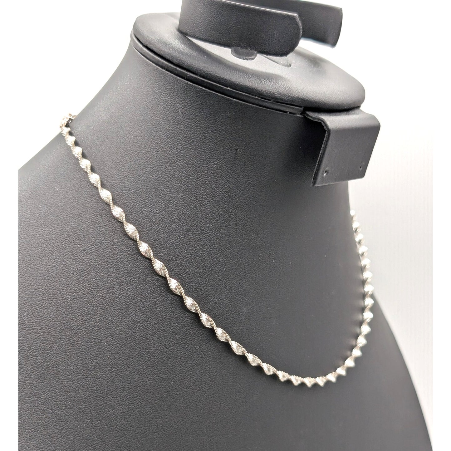 925 Sterling Silver Diamond Cut Twisted 18" Chain Necklace