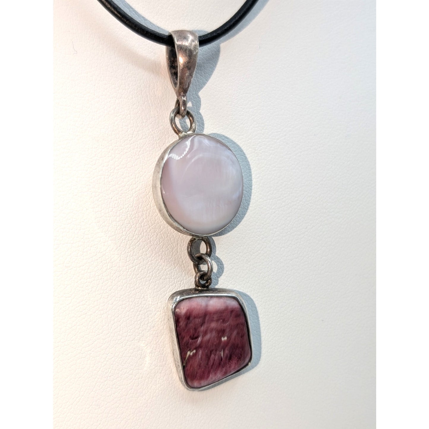 Vtg 925 Sterling Silver Pink Mother of Pearl & Purple Spiny Oyster Cord Necklace