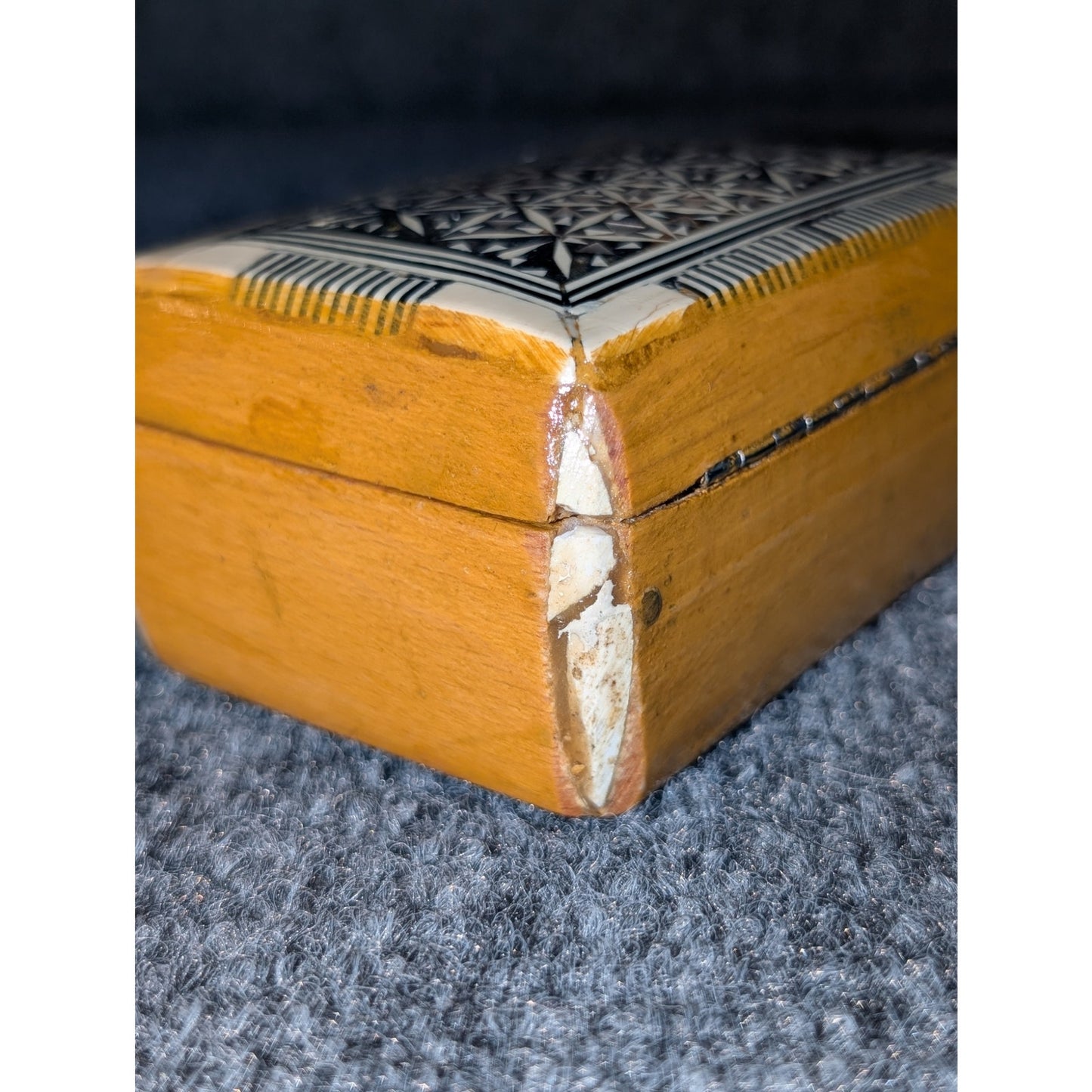 Vintage Egyptian Inlaid Wood Mother of Pearl Hinged Trinket Box Velvet Lining