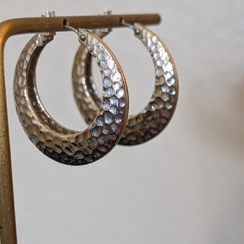 Marked Napier Silver Tone Hammered Hoop Snap Down Clasp Earrings