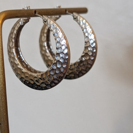 Marked Napier Silver Tone Hammered Hoop Snap Down Clasp Earrings