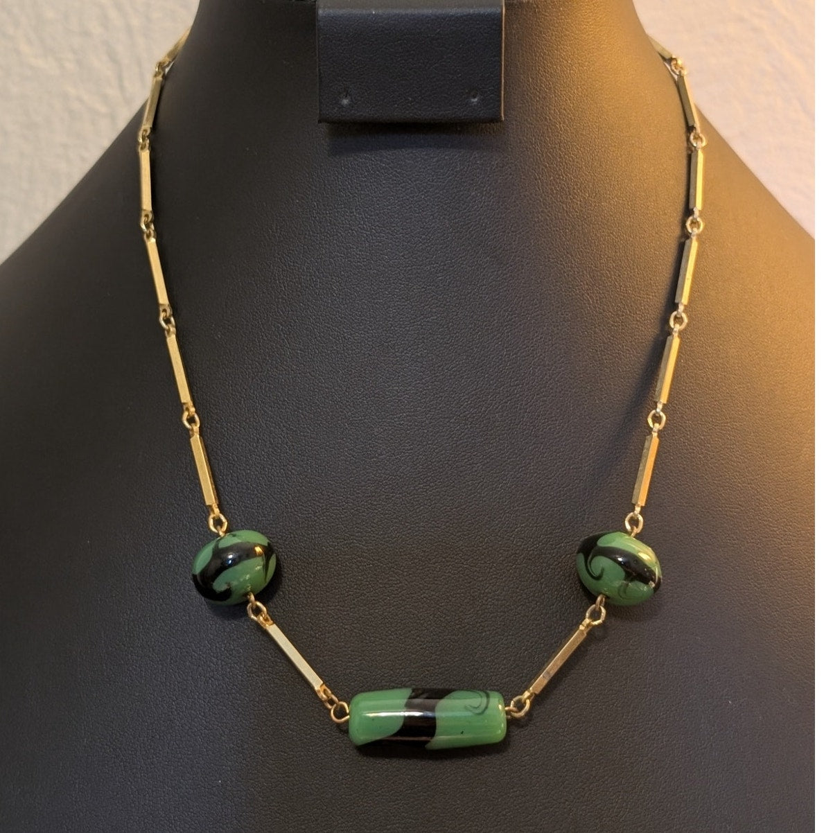 Vtg Gold Tone Bar & Green Black Art Glass Beaded Necklace W/ Barrel Screw Clasp