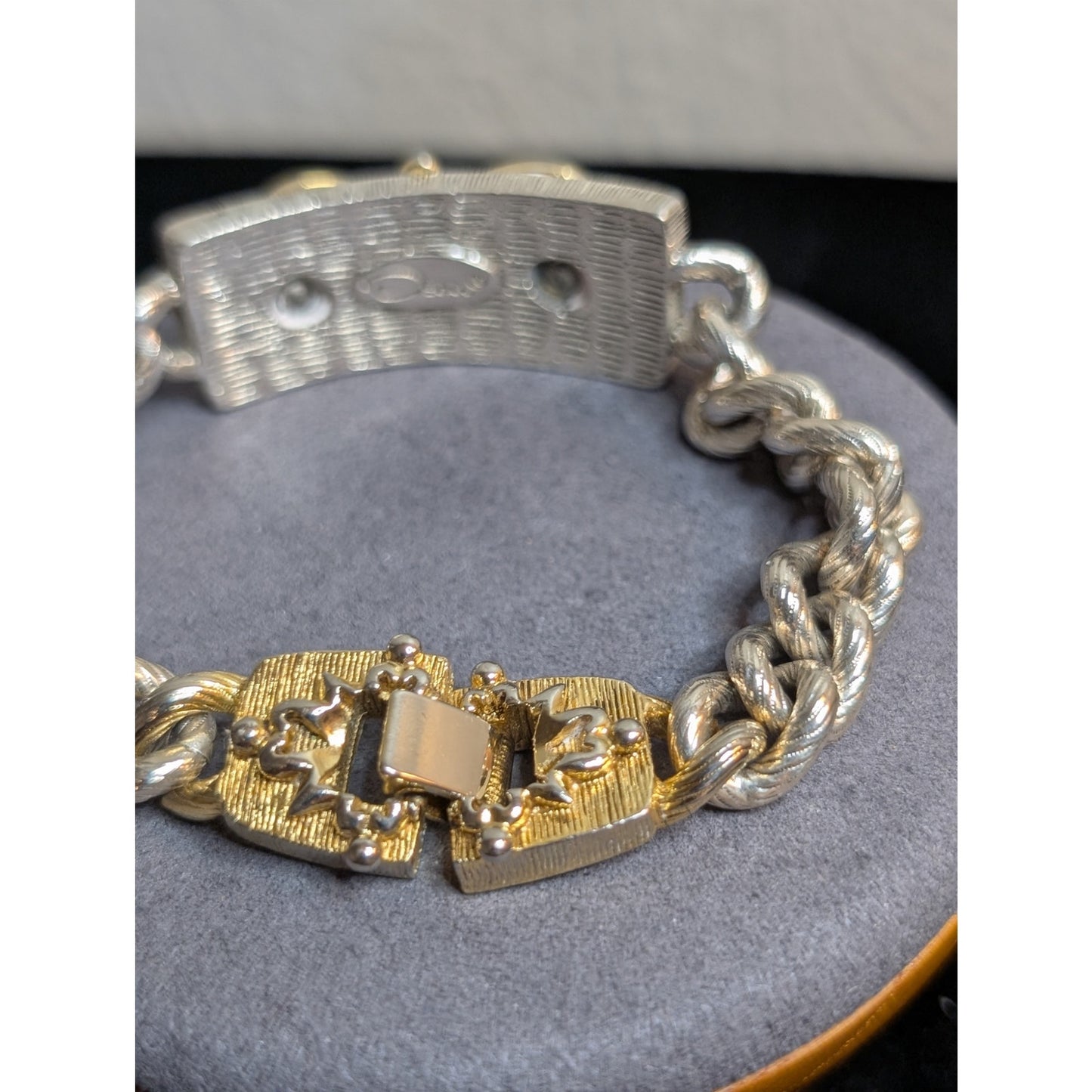 RARE FIND! Vintage Signed Oscar De La Renta Two Tone Chunky Chain Link Bracelet