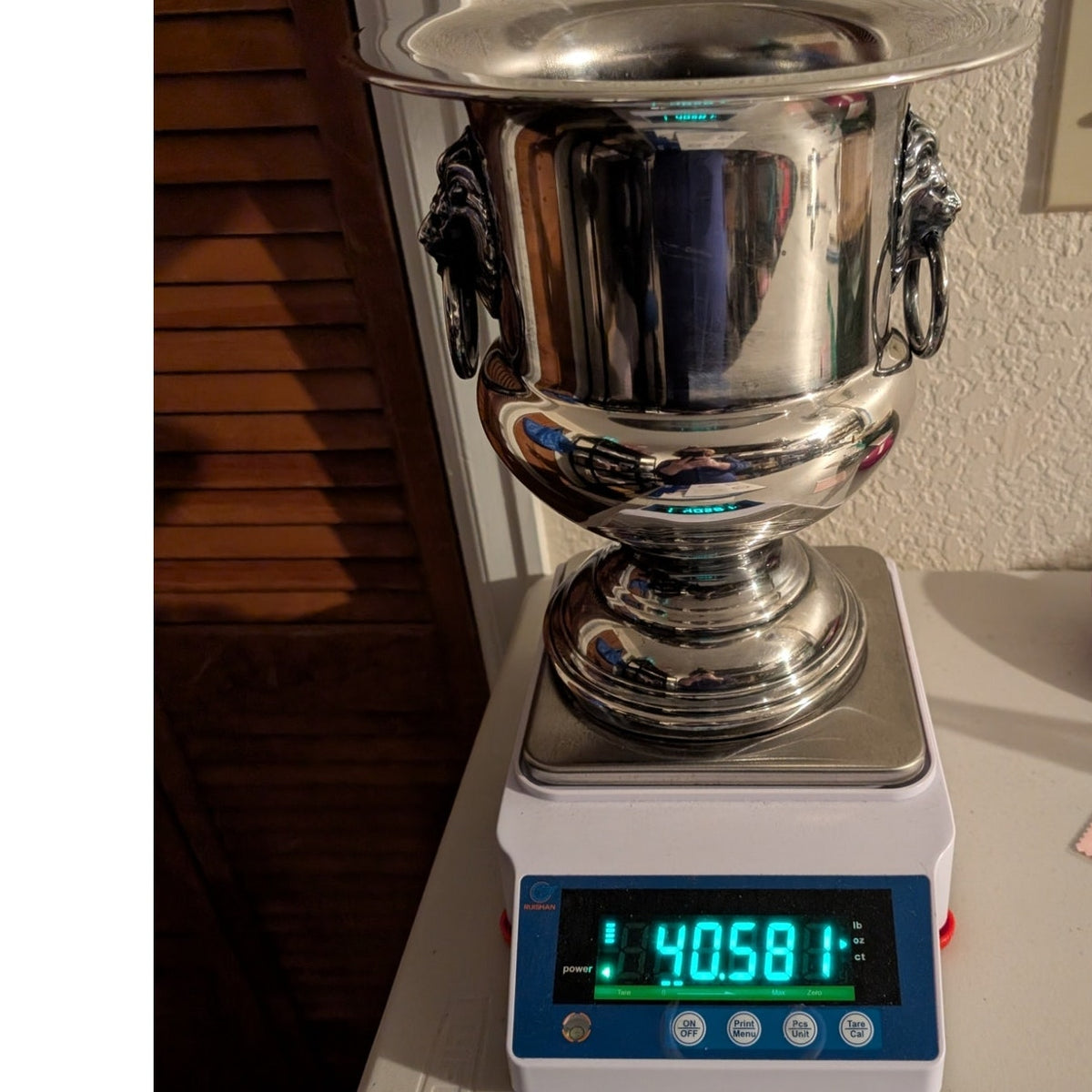 Vintage Wallace Silverplate 2443 Ice Bucket With Lion Embellishment Handles