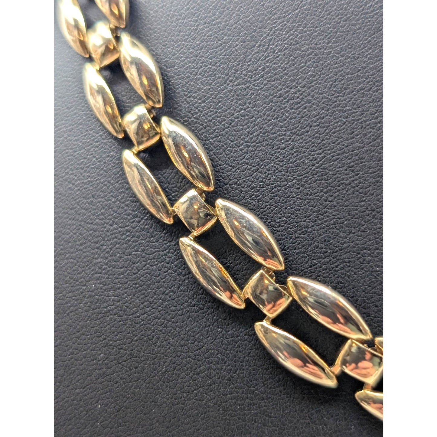 Vintage Polished Gold Tone Oval Link Fold Over Clasp Collar Chain 18" Necklace
