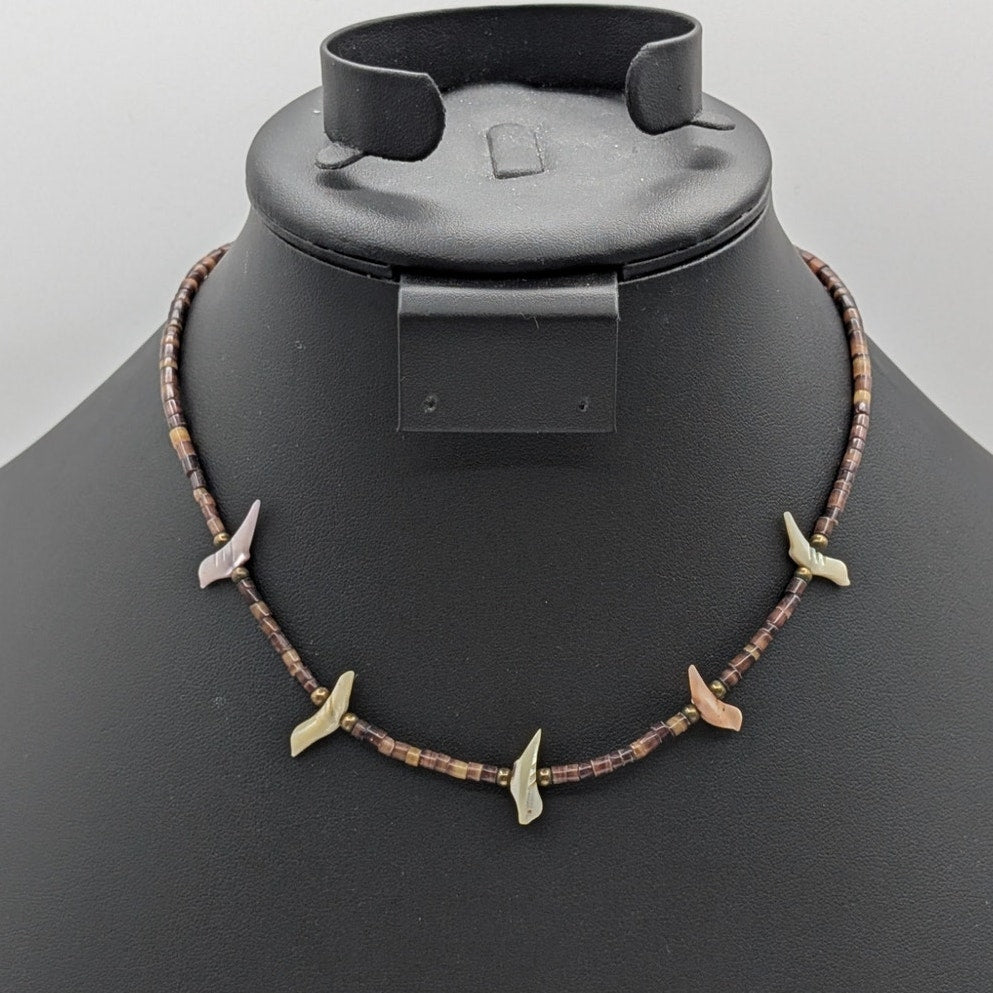 Vintage Carved Birds MOP Fetish Heishi Bead Hook Clasp 16" Necklace