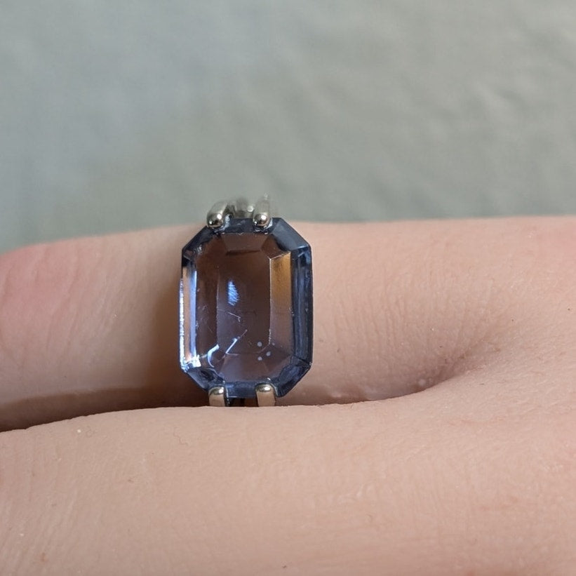 VTG 18 KGE Electroplate East to West Purple Glass Stone Solitaire Ring Size 7.75