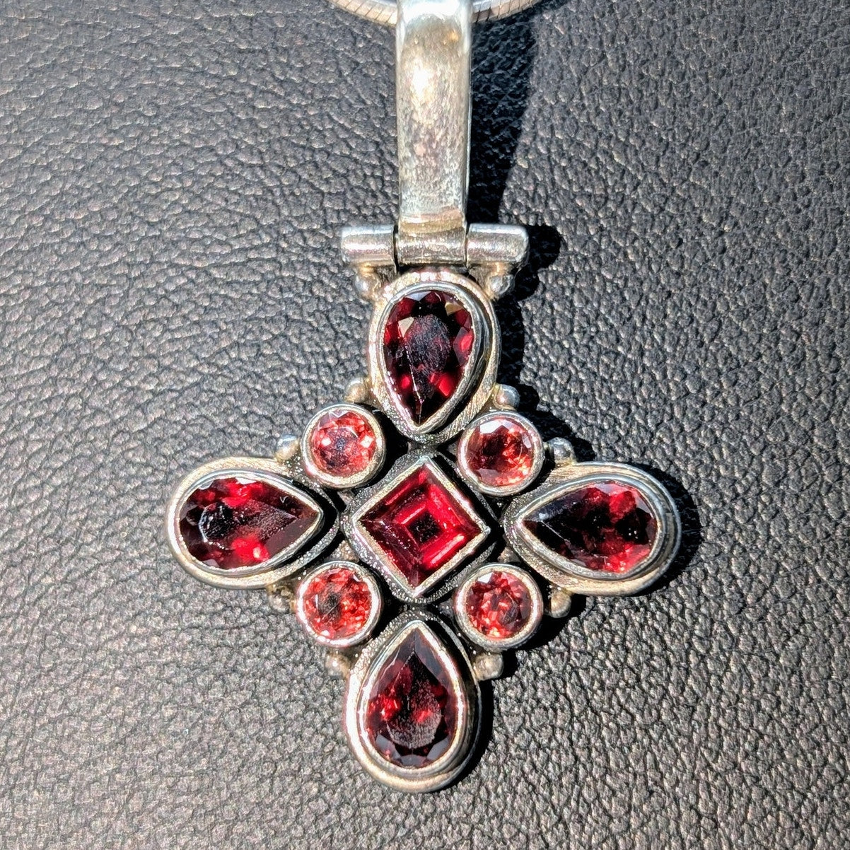 925 Sterling Silver Garnet Gemstone Articulated Pendant Box Chain 18" Necklace