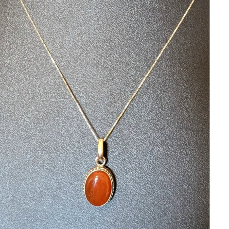 Bali Design Setting 925 Sterling Carnelian Pendant 925 Italy Box Chain Necklace