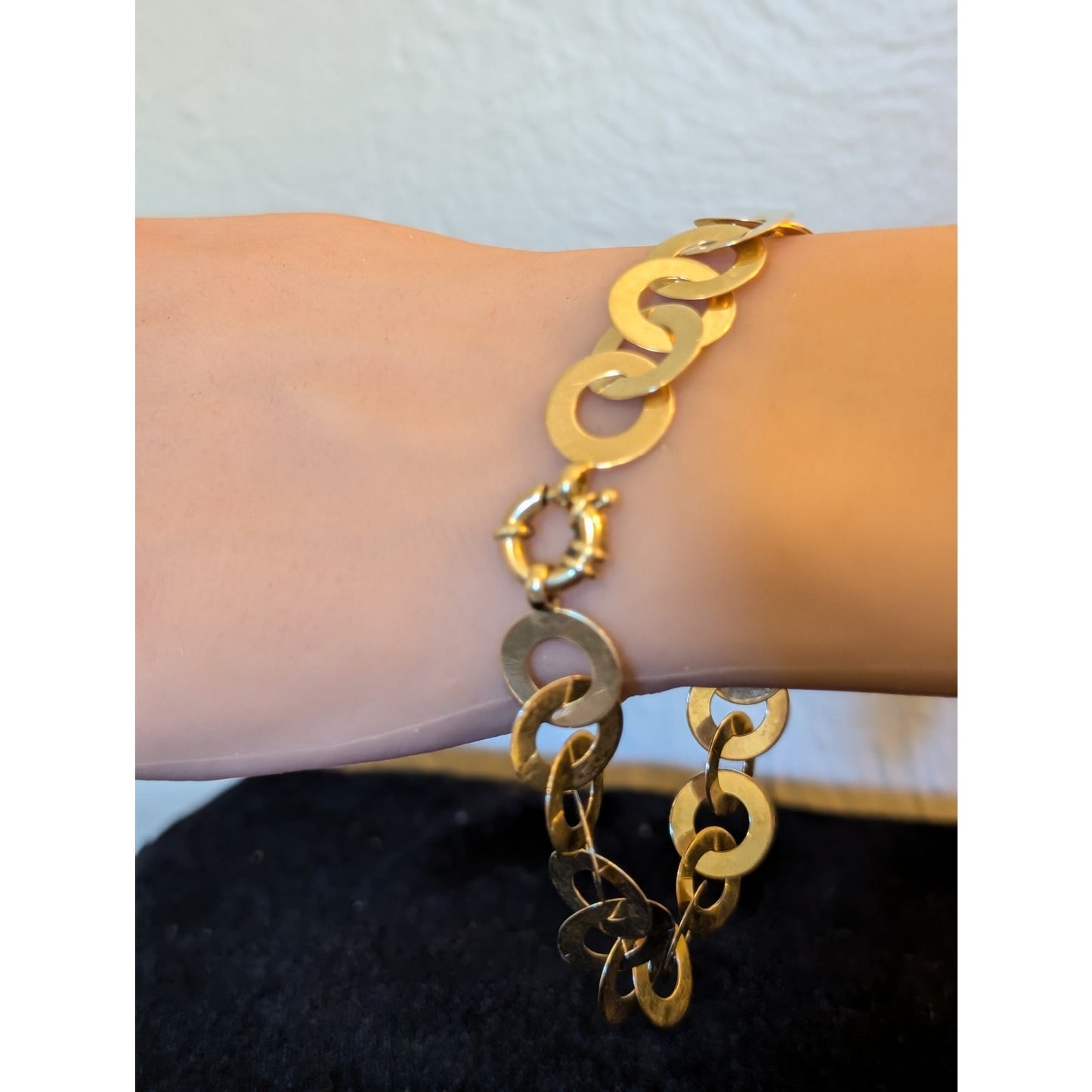 14K Gold 8" Loopy Chain Link Bracelet W/ Mariner Clasp