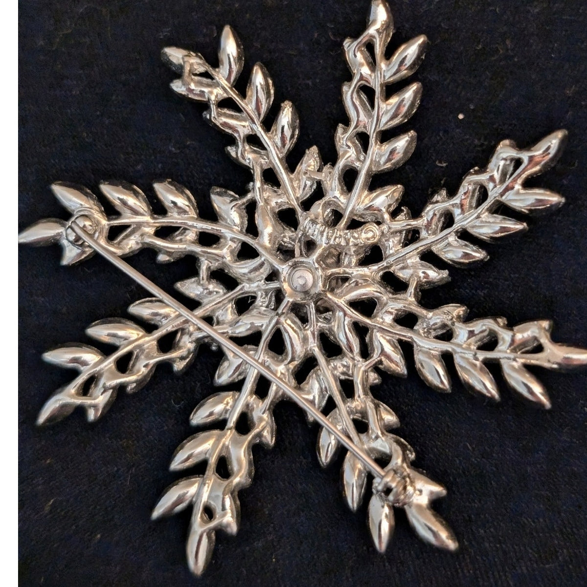 Vintage 1963 Sarah Coventry Silver Tone Rhinestone Snowflake Leaf Brooch