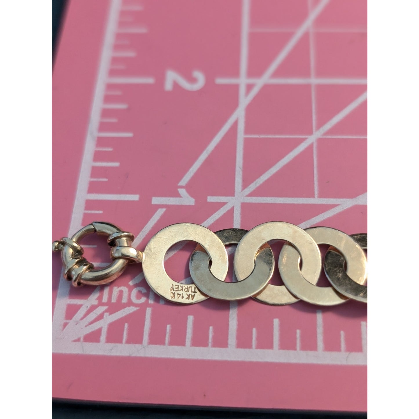 14K Gold 8" Loopy Chain Link Bracelet W/ Mariner Clasp