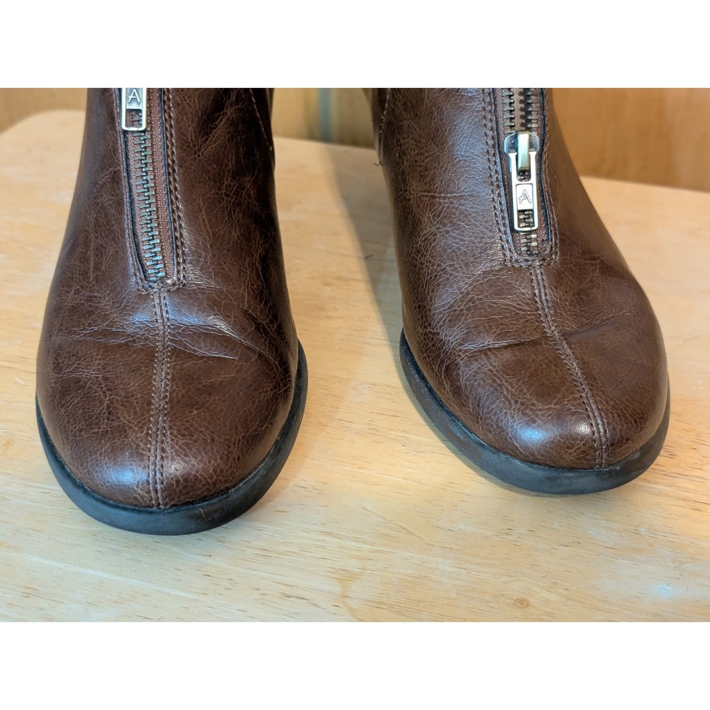 Aerosoles Heel Rest Brown Zip Front Faux Leather Ankle Boot Shoe Women's Size 8