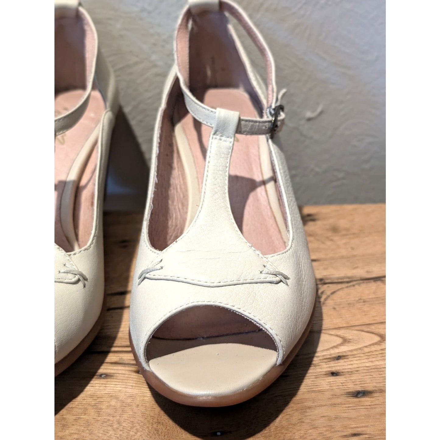 Miz Mooz Giovanna Cream Pebbled Peep Toe Leather Dress Pump Shoe Womens Sz 8