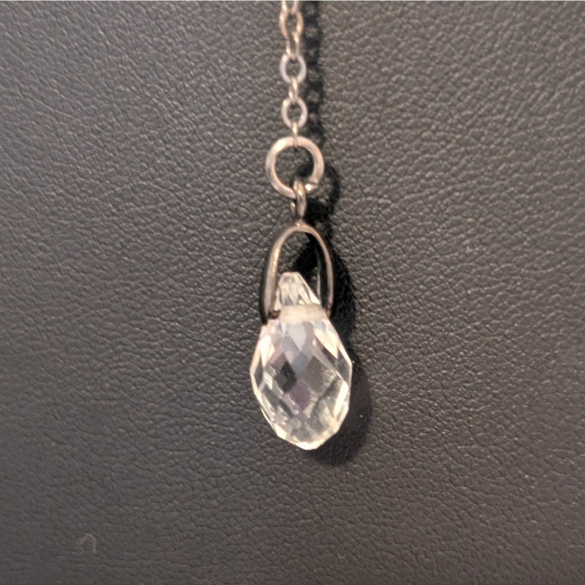Unmarked Gun Metal Lariat Briolette Cut Faceted Teardrop Crystal Chain Necklace