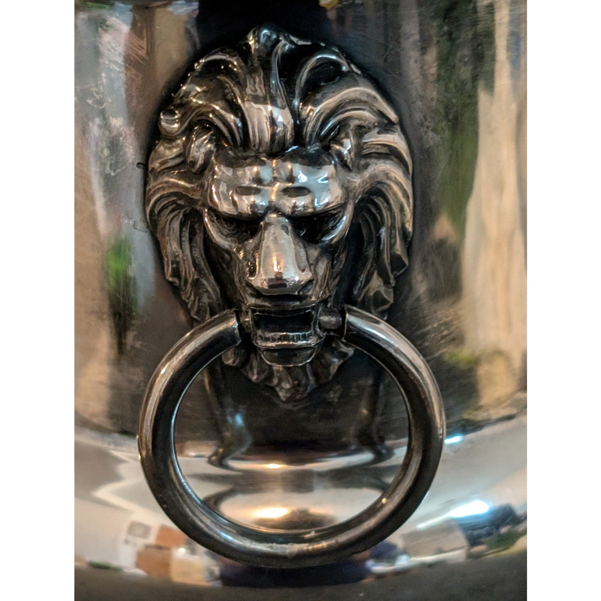 Vintage Wallace Silverplate 2443 Ice Bucket With Lion Embellishment Handles