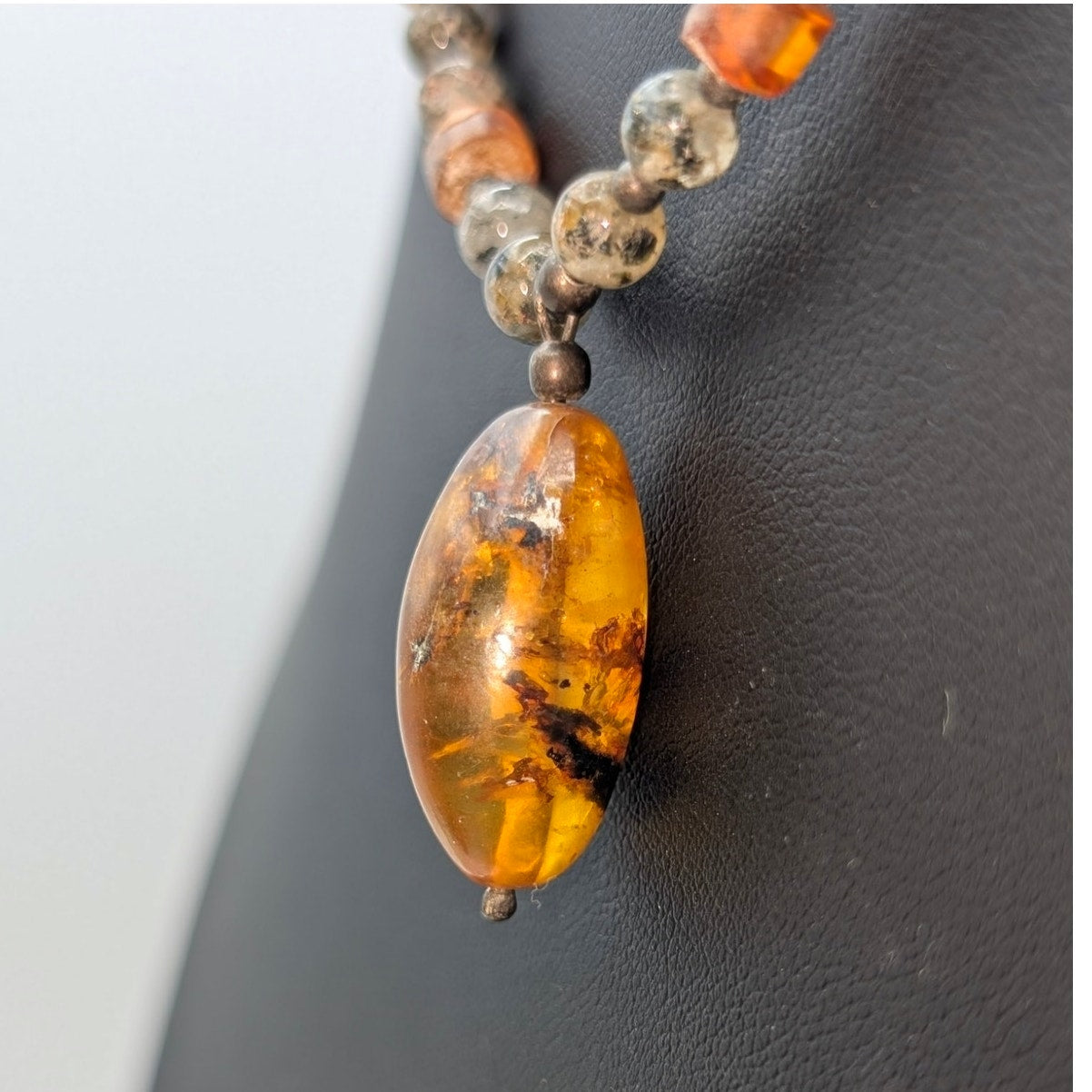 Vintage Boho Stone Bead Amber Pendant Toggle Clasp 17.5" Necklace