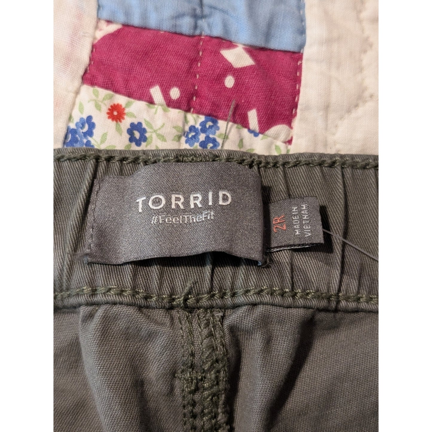Torrid NWOT Weekend Straight Cargo Camo Cadet Green Stretch Twill Pant 2R (2X)