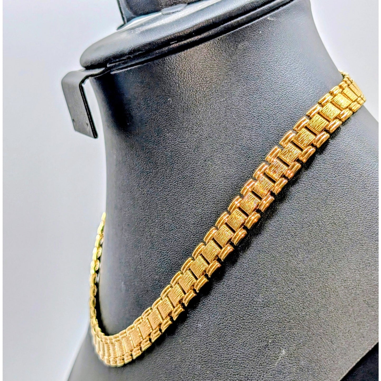 Vintage Gold Tone 7/16" Wide Textured Presidential Link Chain 18" Necklace