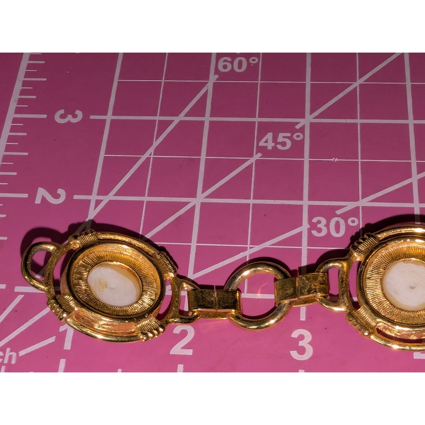 Vintage Three Large Mabe Faux Pearl Gold Tone Fold Over Clasp Chain Bracelet
