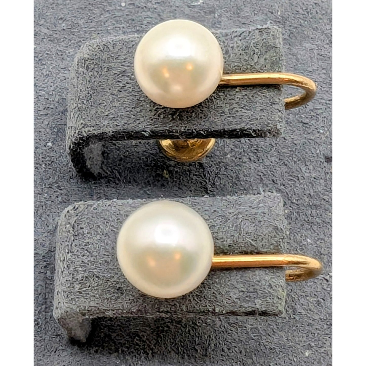 Antique 14k Gold Approximately 7mm Cultured Pearl Screw Back Earrings 1.9g