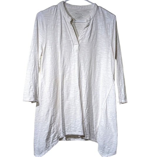 Chico's Sharkbite Hem White V-Neck 'The Ultimate Tee' Chico's Sz 1 (US M)