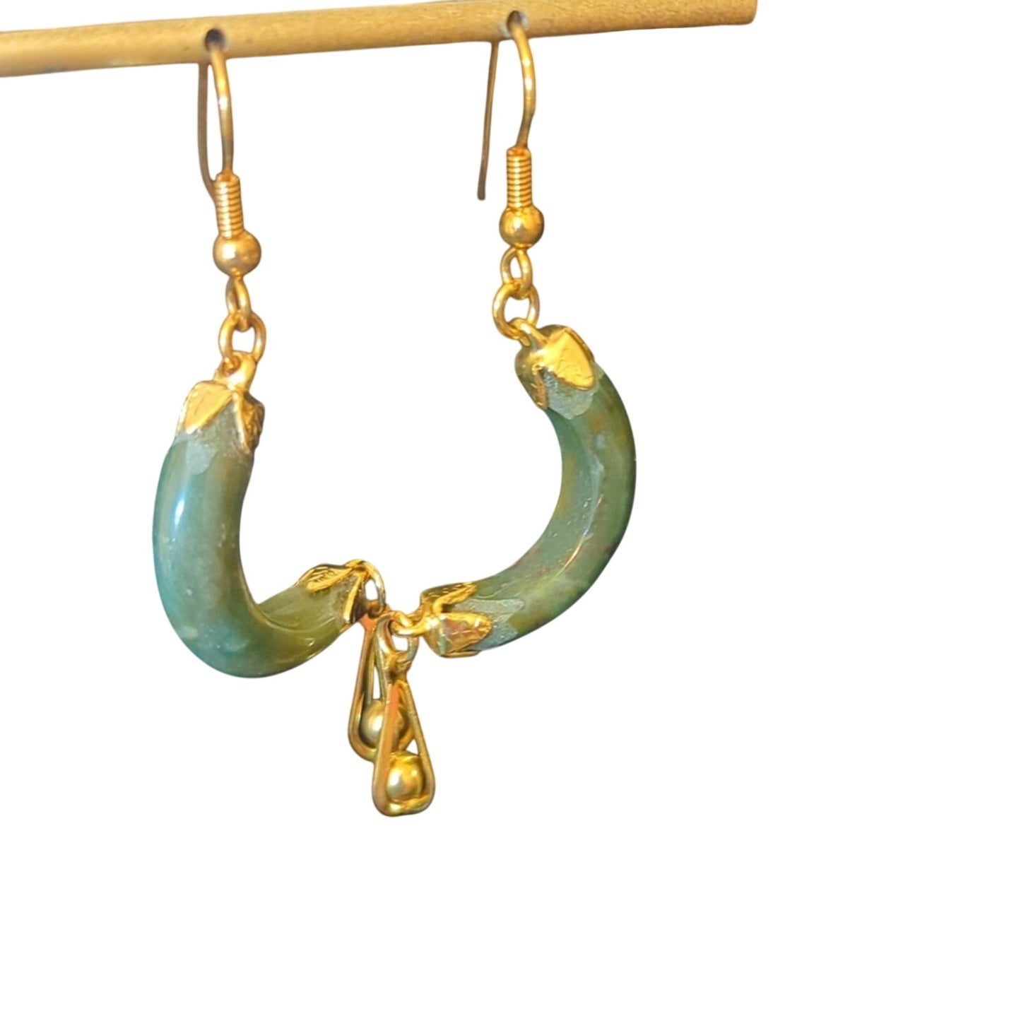 Handmade 'Indian Painted Agate' Gold Tone French Wire Dangle Earrings