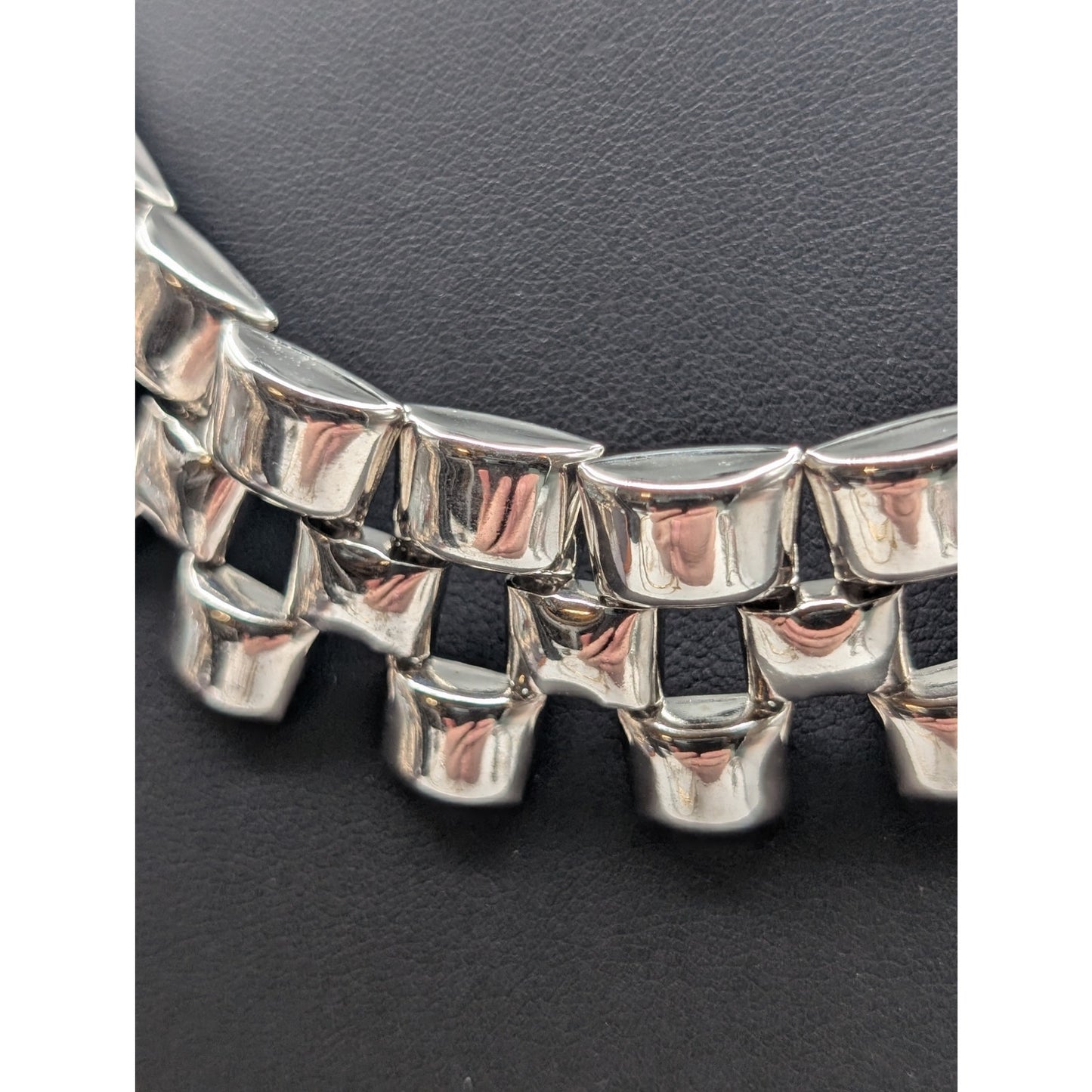 Avon Vintage 1994 Modern Links Silver Tone Lightweight Statement 19.25" Necklace