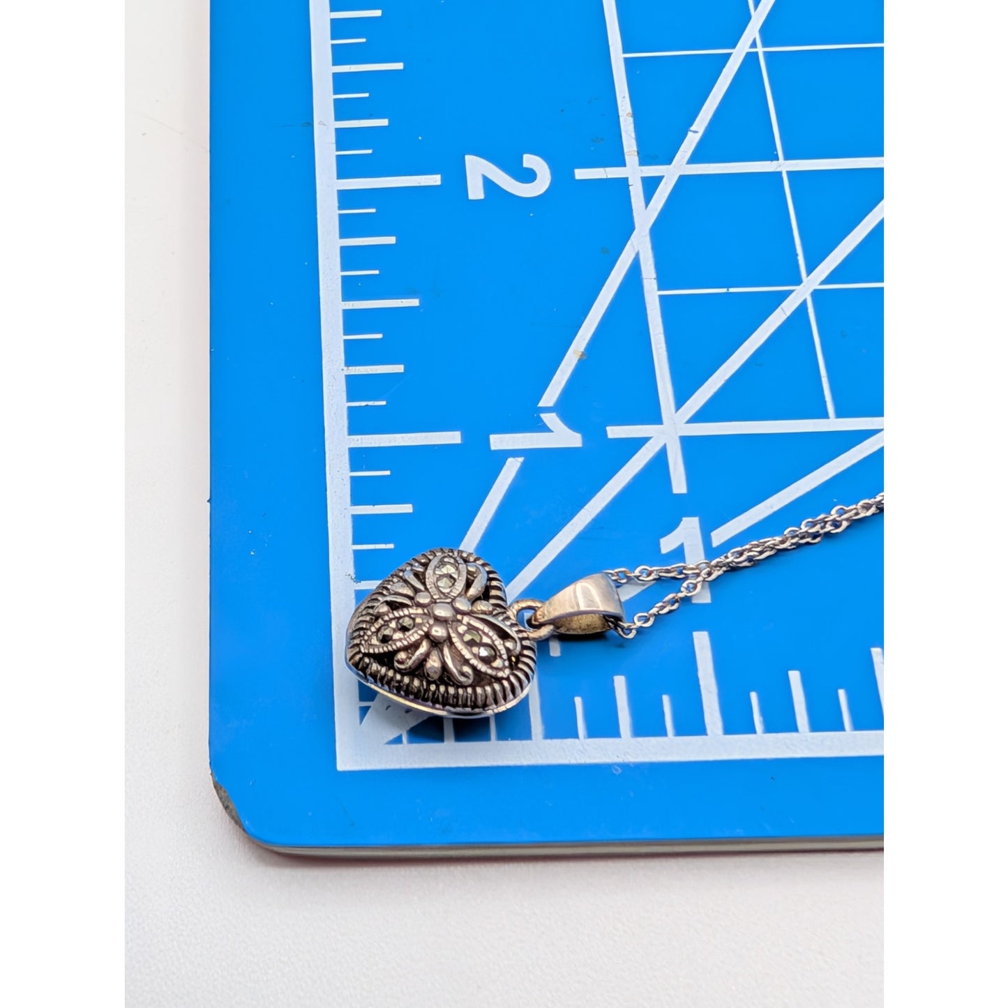 Vtg Silver Tone Cut Out Marcasite Butterfly Heart Locket Pendant Chain Necklace