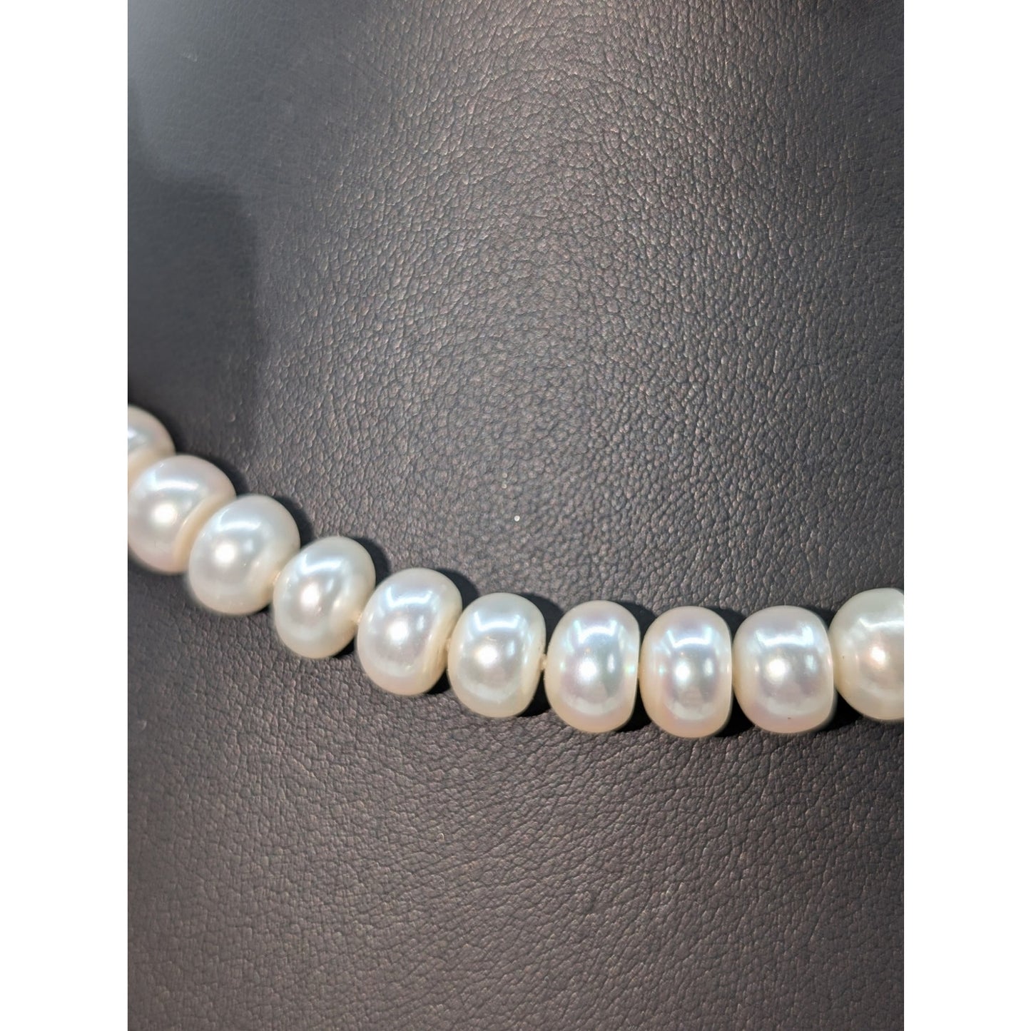 VTG Genuine Large Coin Freshwater Knotted Pearl Strand Gold Tone Slide In Clasp