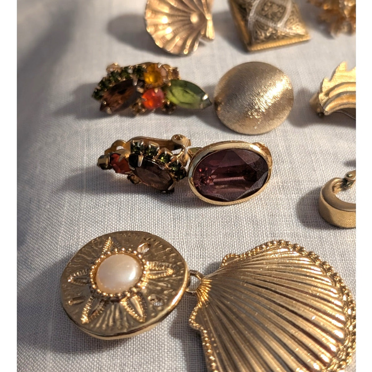 Lot of Single Vintage Gold Tone Clip Screw Earrings