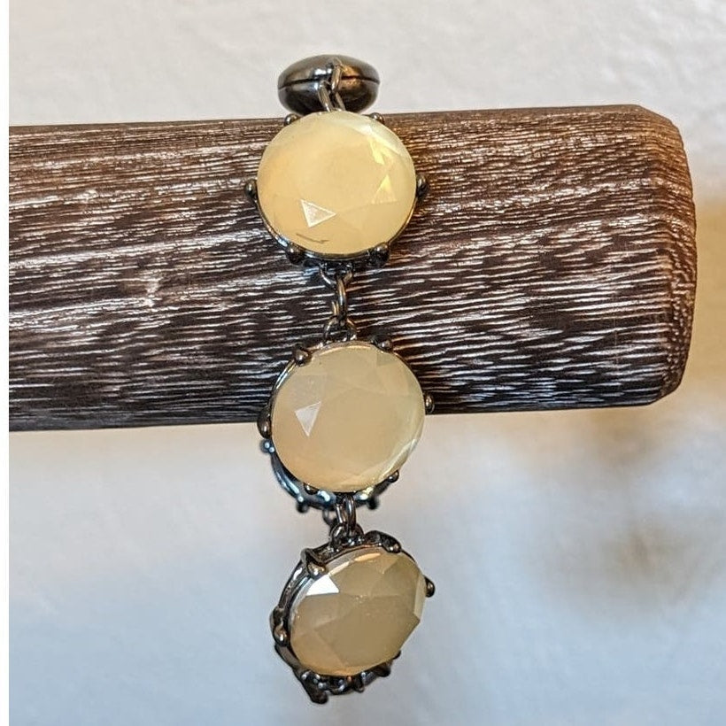 Large Faceted Milky Pale Yellow Faceted Acryclic Bead Bracelet W/ Magnetic Clasp