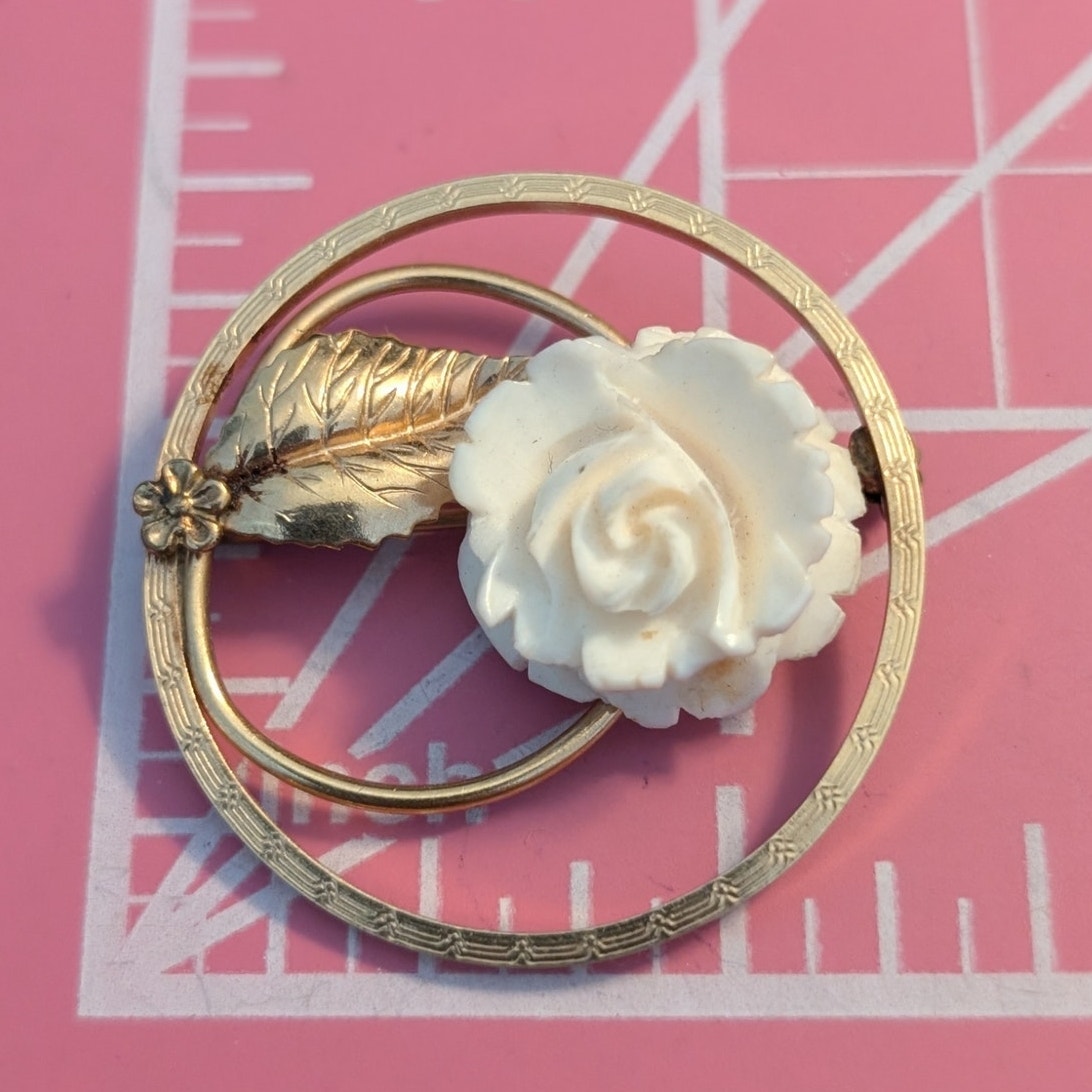 Vintage 4 Winard 12K GF White Carved Rose Flower Leaf Gold Tone Brooch
