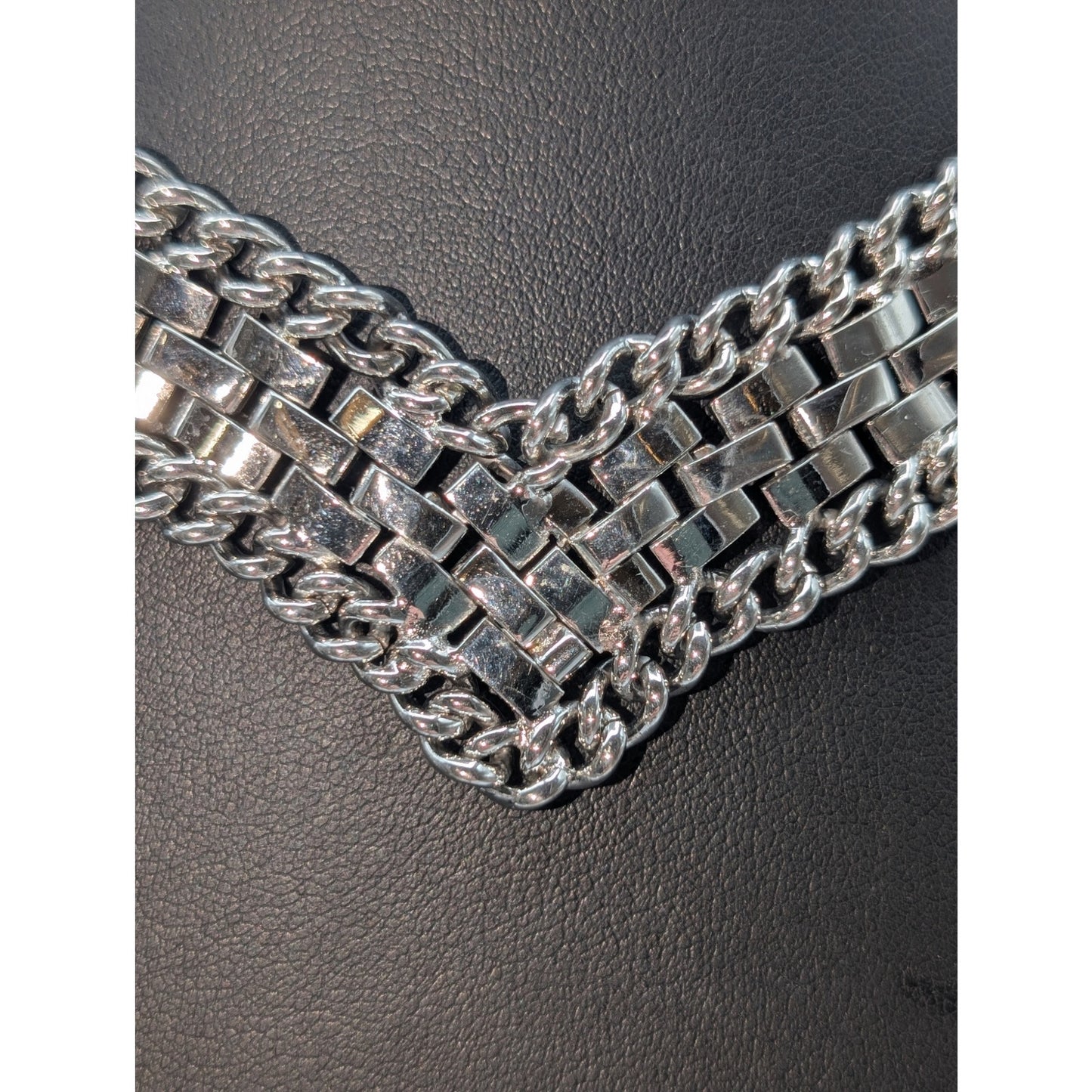 Vtg Silver Tone 3/4" Wide V Basketweave Curb Surround Chain Collar 15" Necklace