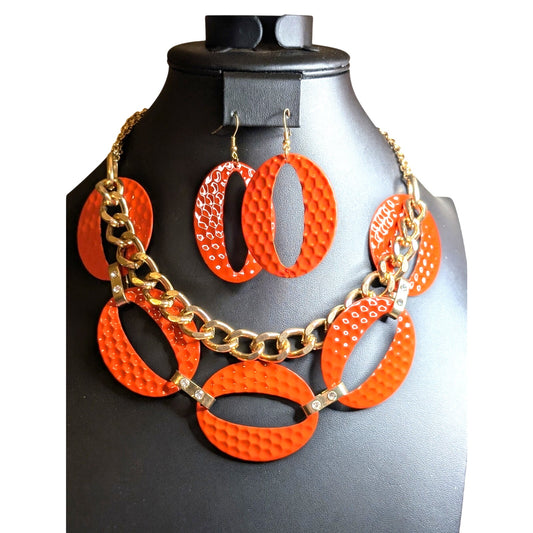Retro 70's Orange Hammered Oval Disk Gold Tone Chain Necklace & Earring Set