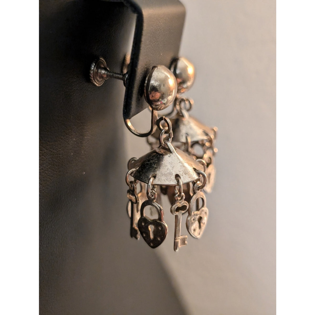 Vintage Gold Tone Screw Back Lock & Key Dangle Chandelier Earrings