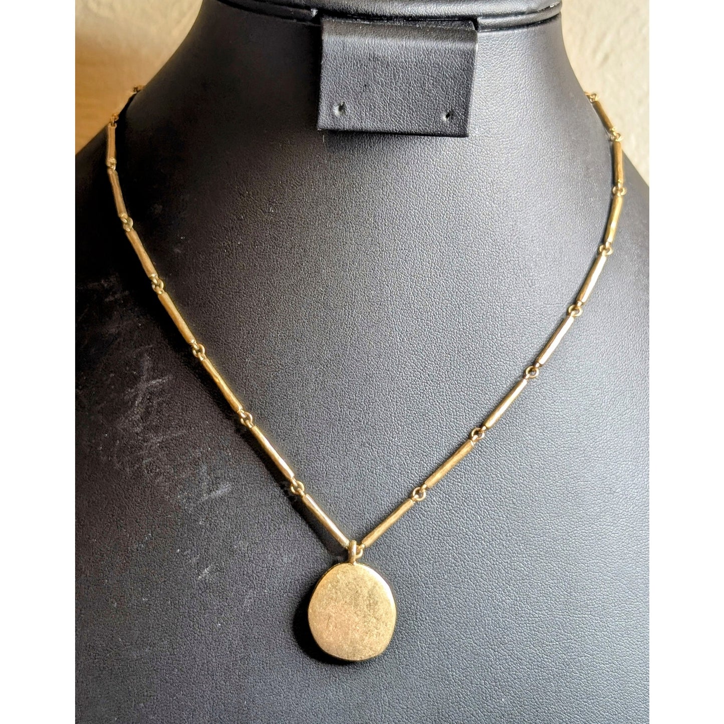 Vintage LIZ CLAIBORNE LC Antiqued Gold Tone Medallion Pendant Bar Chain Necklace