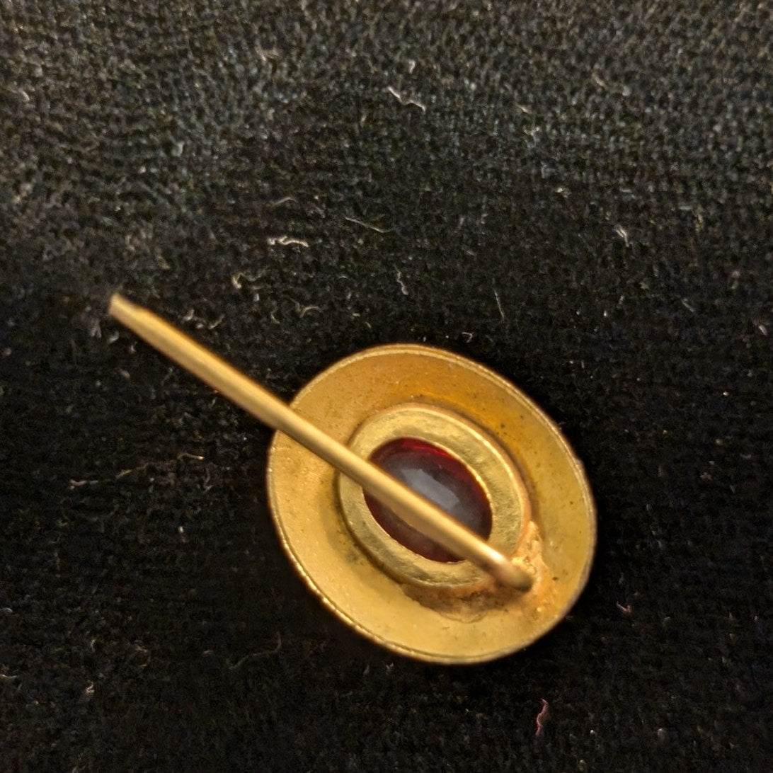 Vintage Cranberry Faceted Glass Stone Gold Tone Etched Design Stick Pin
