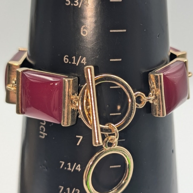 Burgundy Red Gold Tone Rectangle Cab Station Toggle Clasp Bracelet