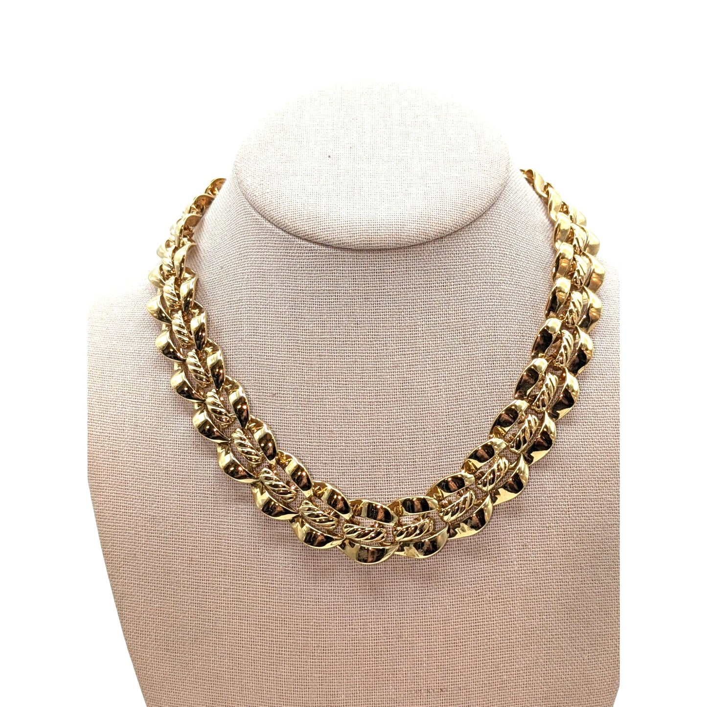 Vintage Signed Trifari Polished Curved Joined By Textured Link Chain Necklace