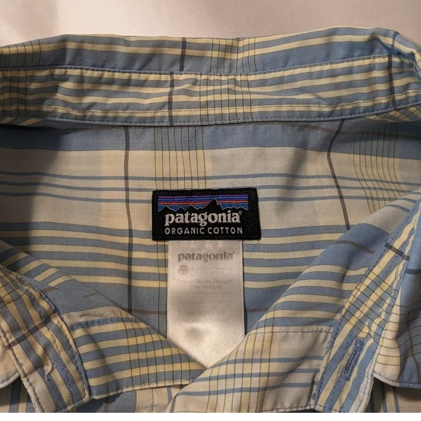 Patagonia Organic Cotton Light Blue Plaid Short Sleeve Button Up Shirt Mens Sz L