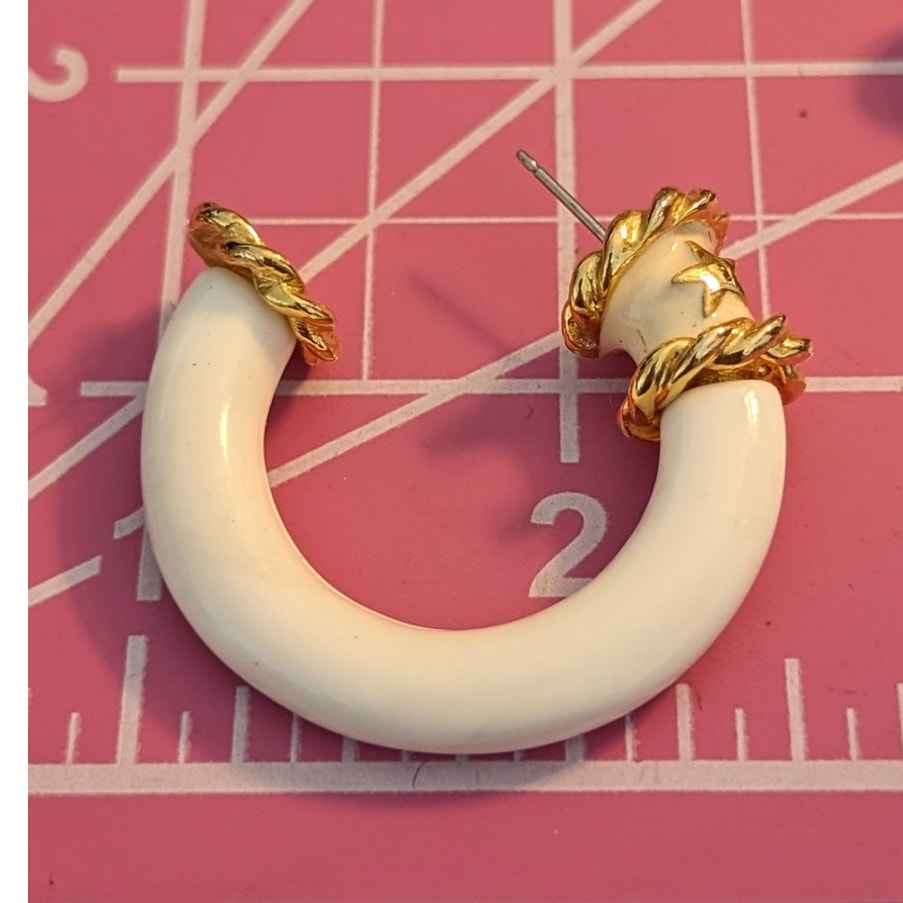Vintage Cream Enamel Gold Star Rope Trim Nautical 3/4 Hoop Earrings