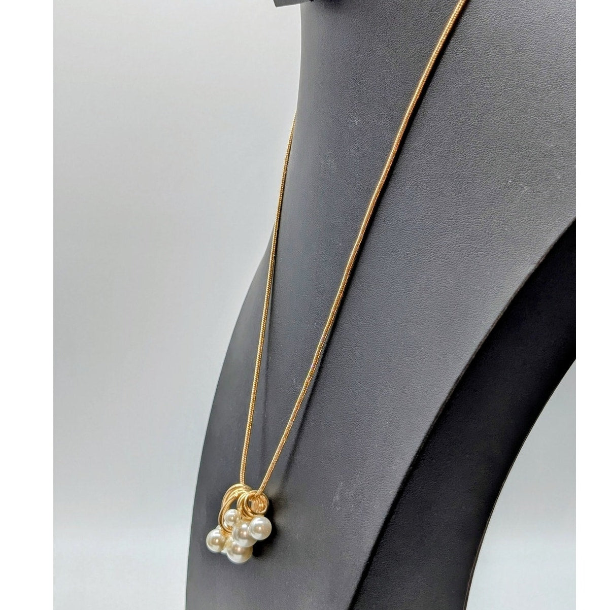 Banana Republic Gold Tone Long Chain Pearl Ring Charm 22" Necklace