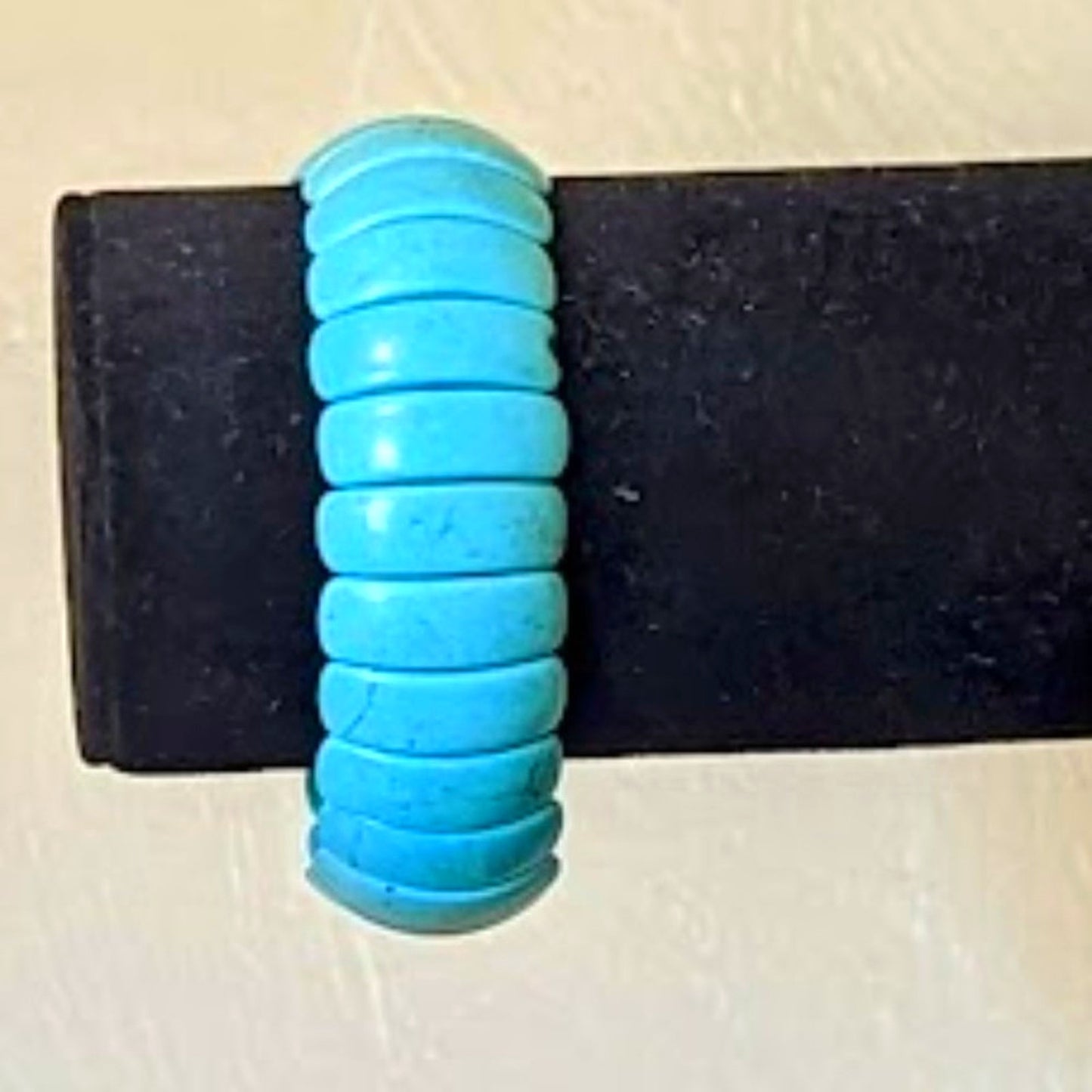 Howlite Dyed Turquoise Stretch Bead Bracelet