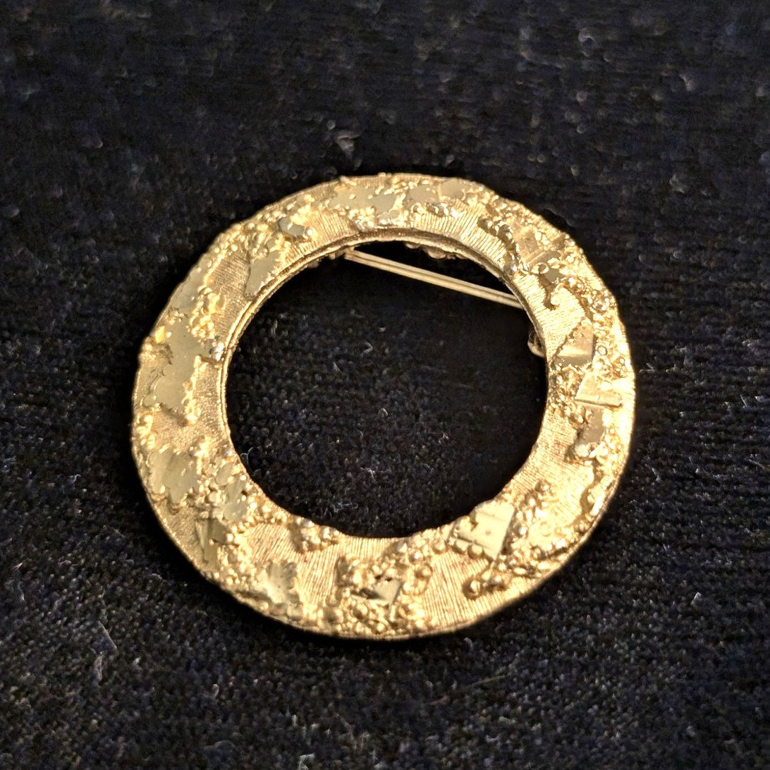 Vintage Mamselle Gold Tone Circle Brooch