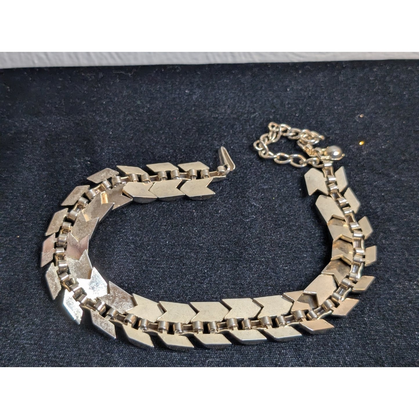 Vintage Unsigned Heavy Chunky Soft Gold Acanthus Link Choker 13"-17" Necklace