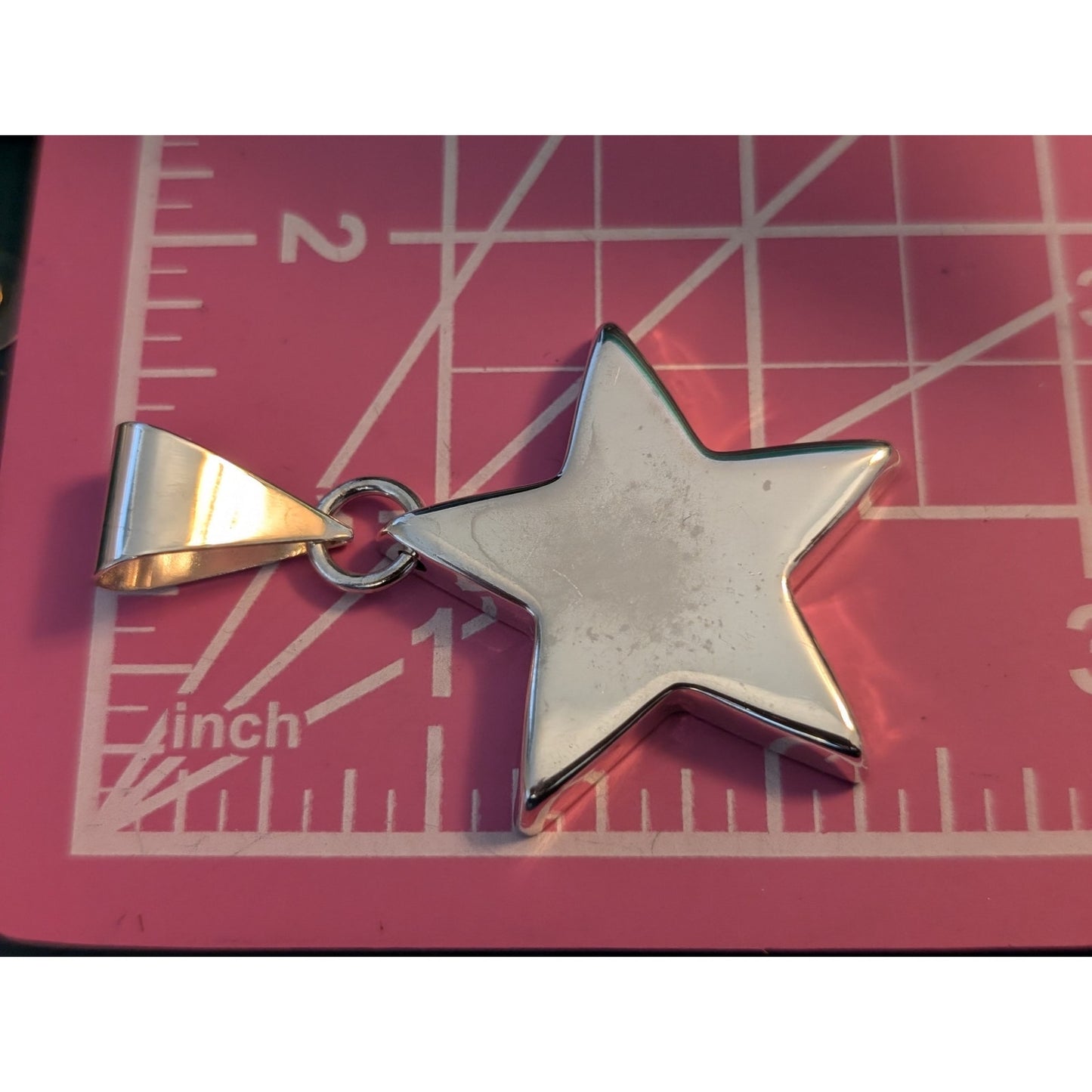 Large Unmarked Silver Tone Puff High Polished Star Pendant W/ Large Bale
