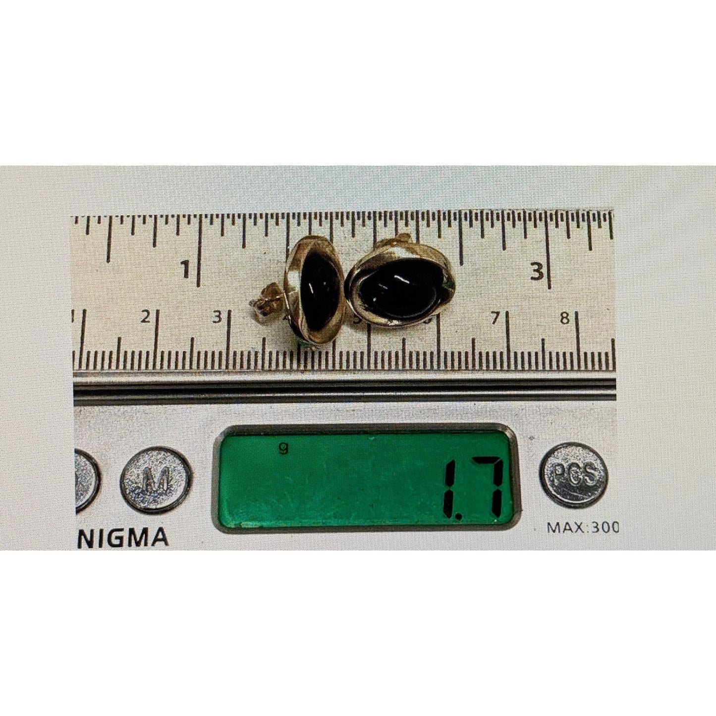 Peter Brams 14K Yellow Gold 10x8 Oval Onyx Cabochon Earrings 1.7 Grams