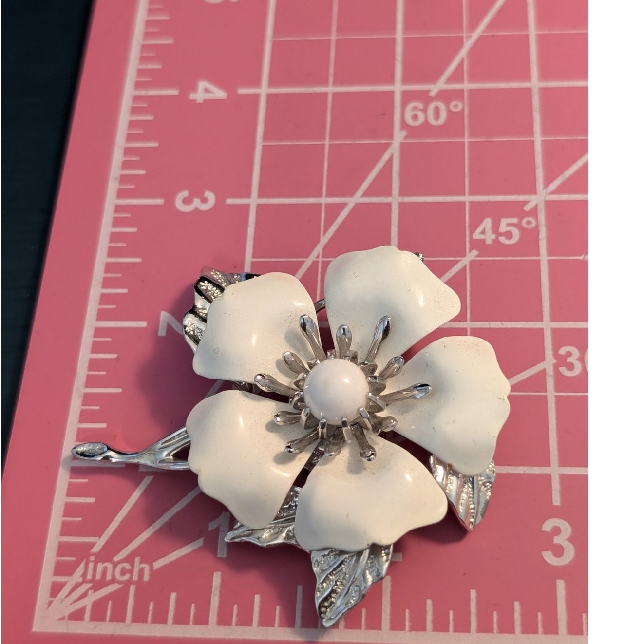 Vintage Sarah Coventry Summer Magic Series White Enamel Flower Brooch