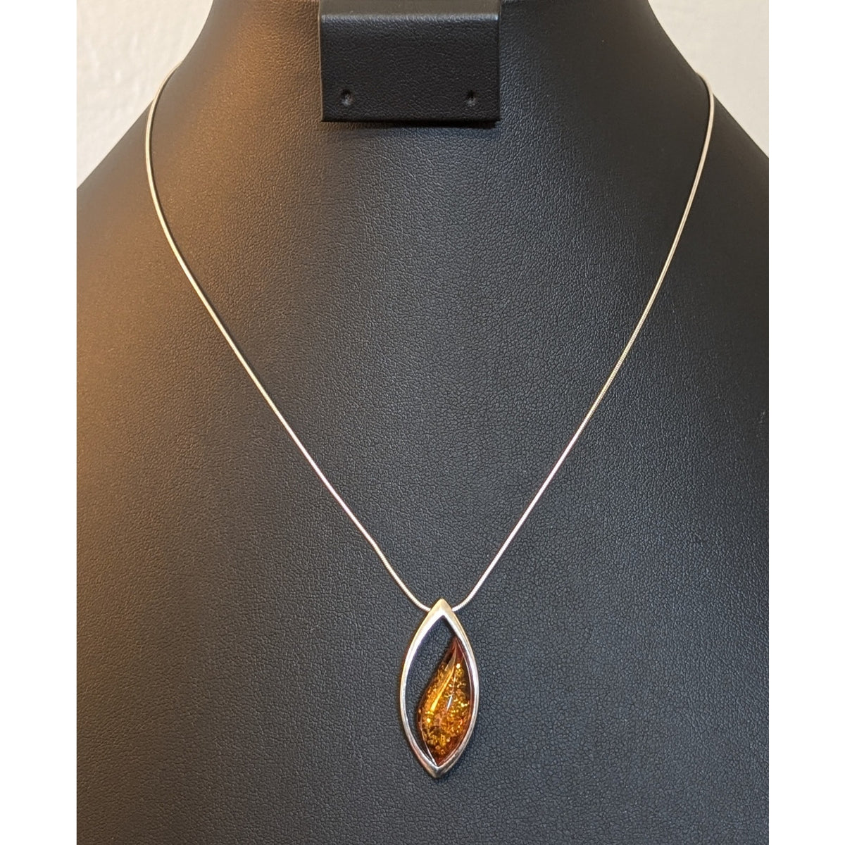 VTG Polish Gdansk Teardrop Amber 925 Sterling Pendant Snake Chain Necklace